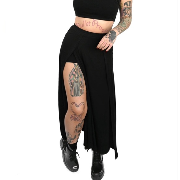 FOXBLOOD Darla Black High Waisted Knit Maxi Slit Skirt - Picture 2 of 9